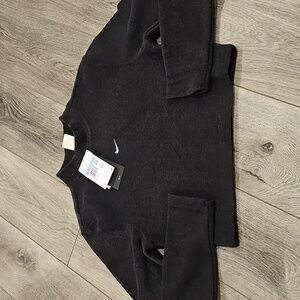 Womens black crop LS shirt